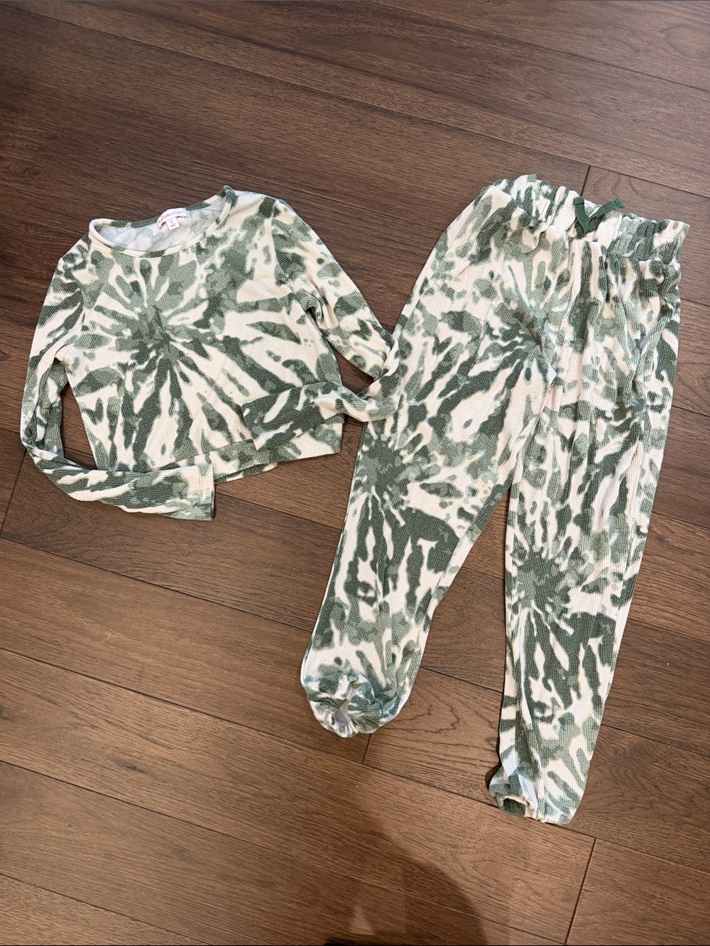 Design History Olive Swirl Tie Dye Matching Set - Size 8 Joggers / Top - C46-011